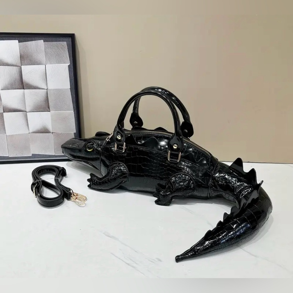 Alligator-Print Women’s Black 🖤 Handbag NEW WITH TAGS 🐊 w/ Detachable Strap - Picture 2 of 11